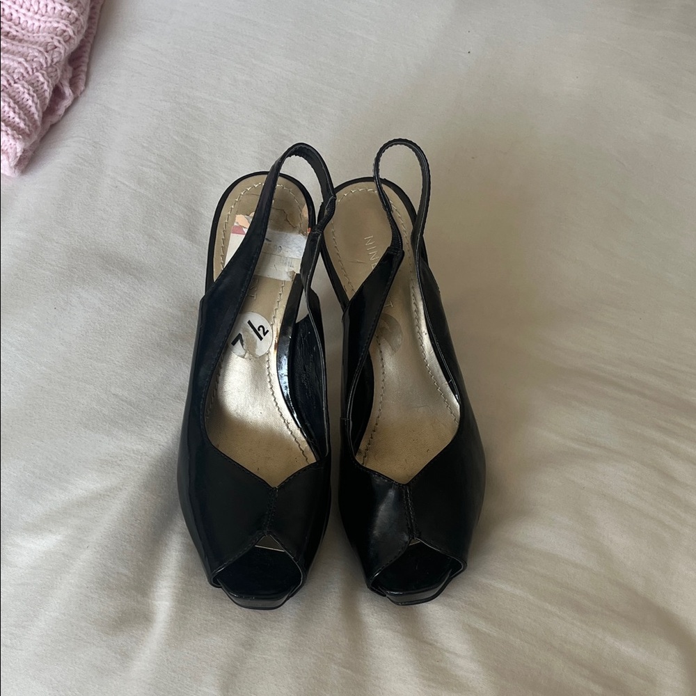 Patent Black Peep-Toe platform Heels